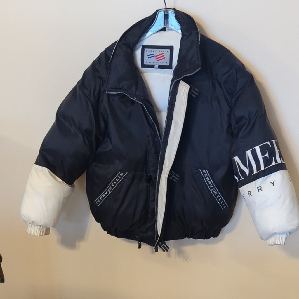 Tommy Hilfiger 90's Navy and White Puffer Jacket